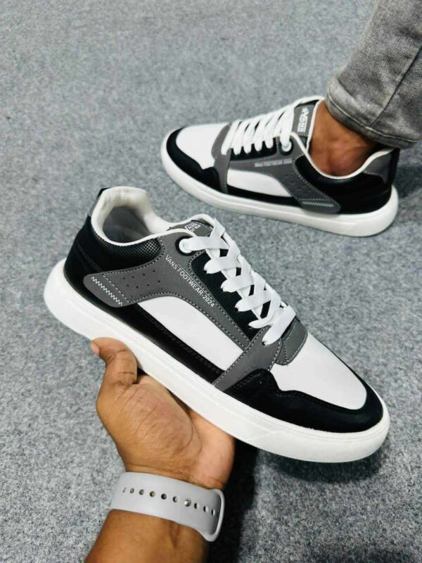 2025/12/1000030649-1.jpg Vans Shoe - Black colour (VK)